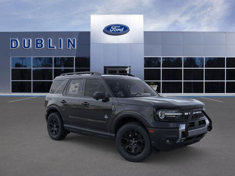 2025 Ford Bronco Sport Outer Banks photo 2