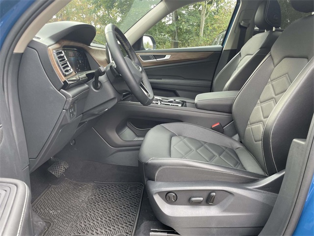 2025 Volkswagen Atlas SE Technology photo 13