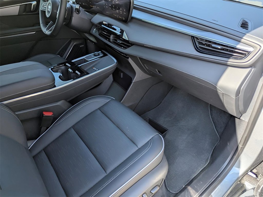 2025 Buick Enclave Sport Touring photo 17