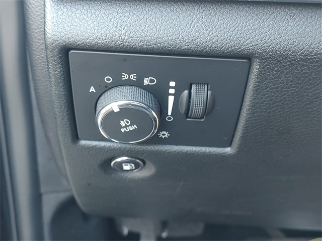 2015 Jeep Grand Cherokee Limited photo 24