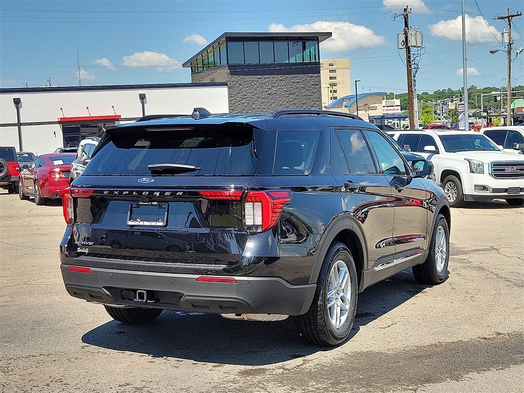 2025 Ford Explorer photo 5