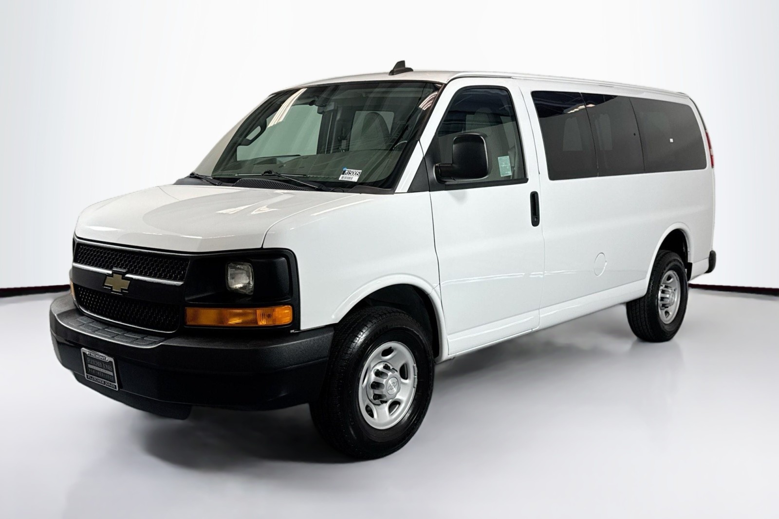 2016 Chevrolet Express Passenger LS's photo