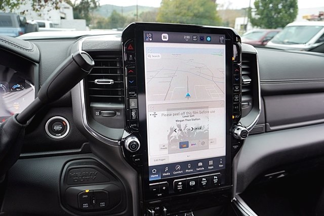 New 2026 Bright White Clear-Coat Exterior Paint RAM Laramie image 31