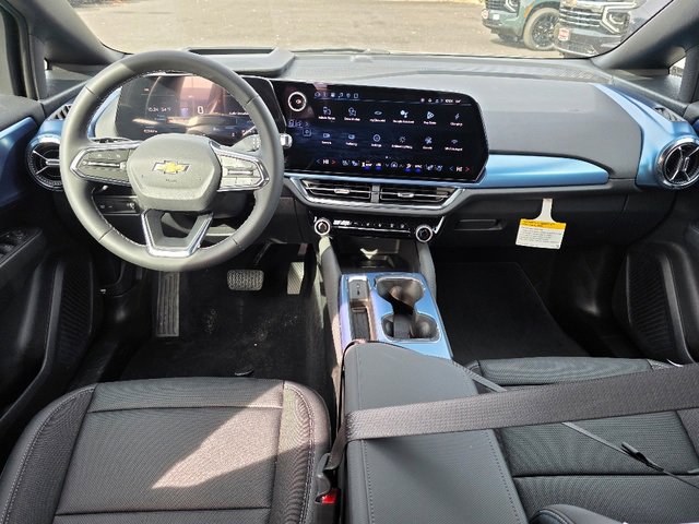 2026 Chevrolet Equinox EV 1LT photo 2