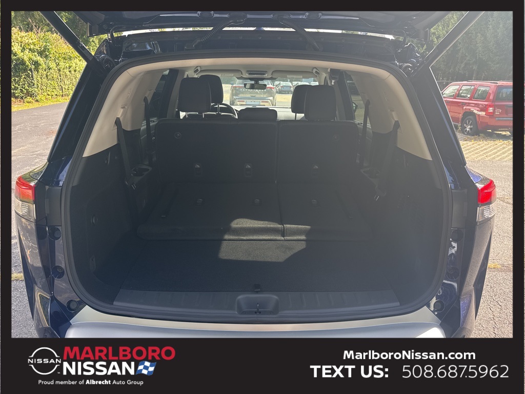 2025 Nissan Pathfinder SL photo 13