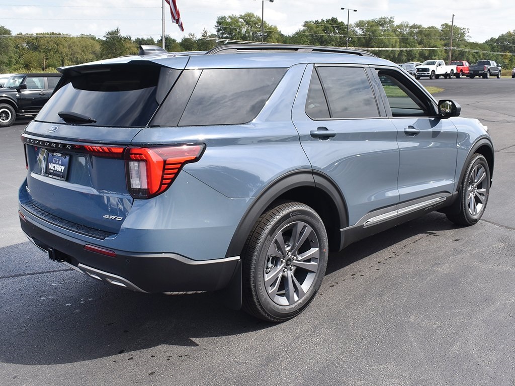 2025 Ford Explorer photo 15
