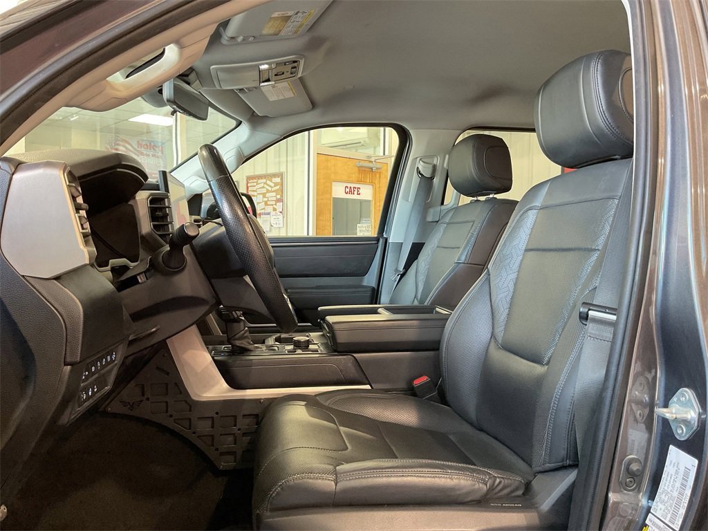 2022 Toyota Tundra SR5 CrewMax photo 9