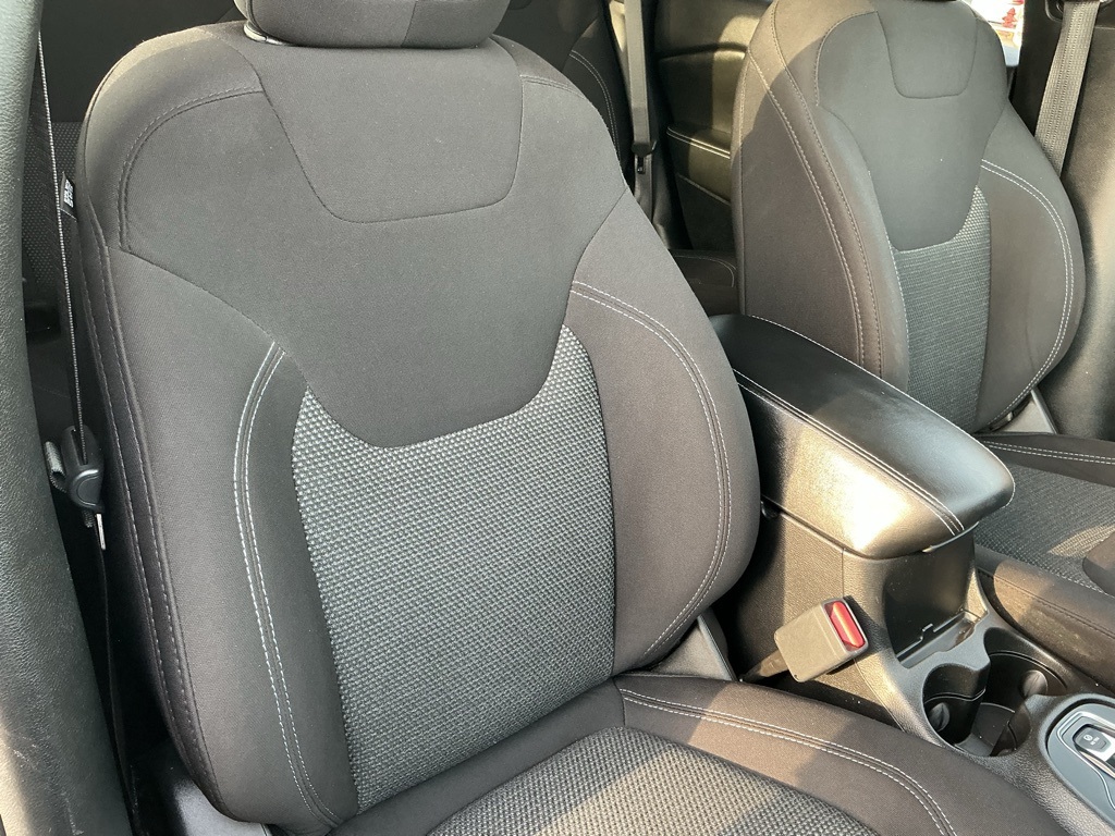 2019 Jeep Cherokee Latitude photo 23