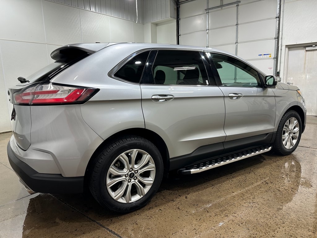 2023 Ford Edge Titanium photo 4