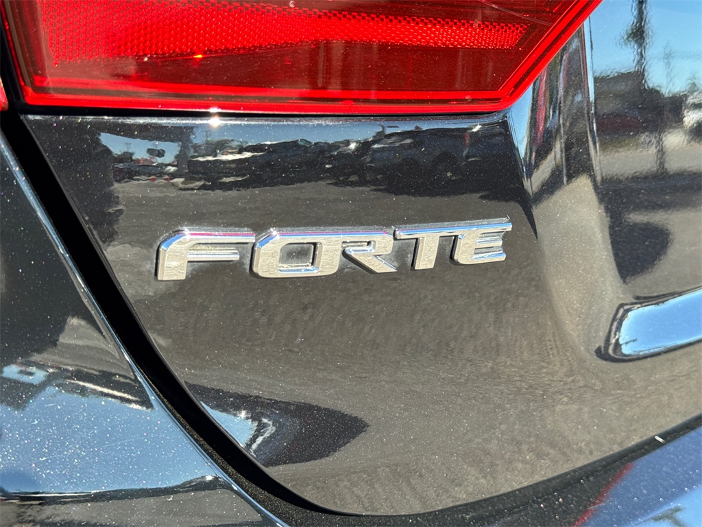 2019 Kia Forte LXS photo 10