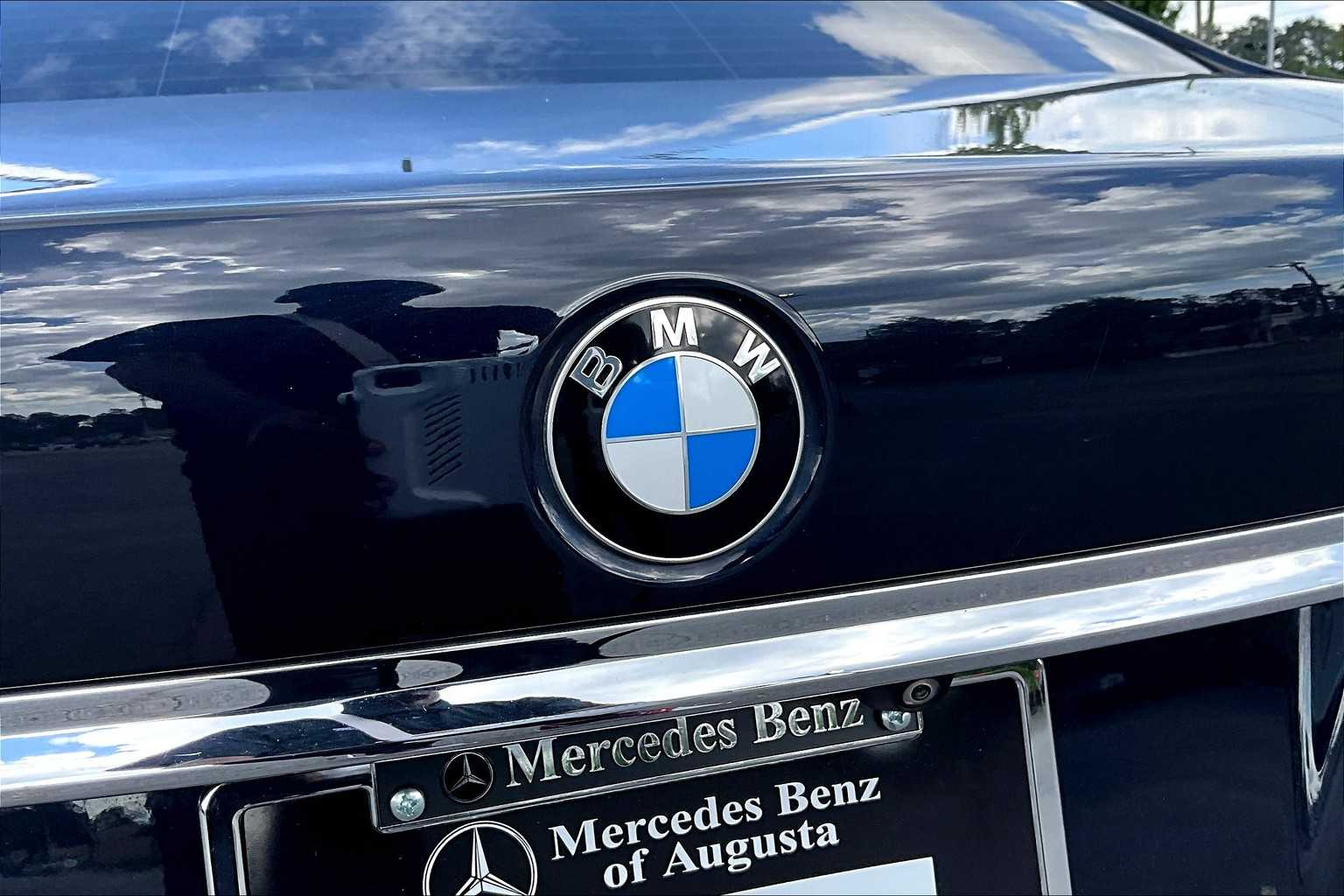 Image of Pre-Owned 2019 2019 BMW 7 Series 740i With Navigation