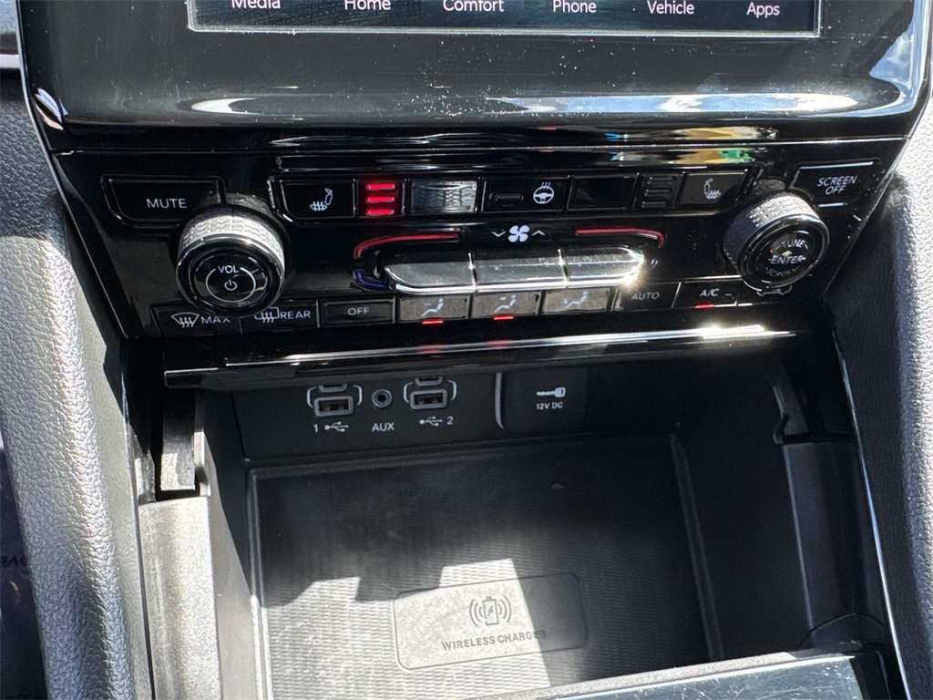2023 Jeep Grand Cherokee Laredo photo 16