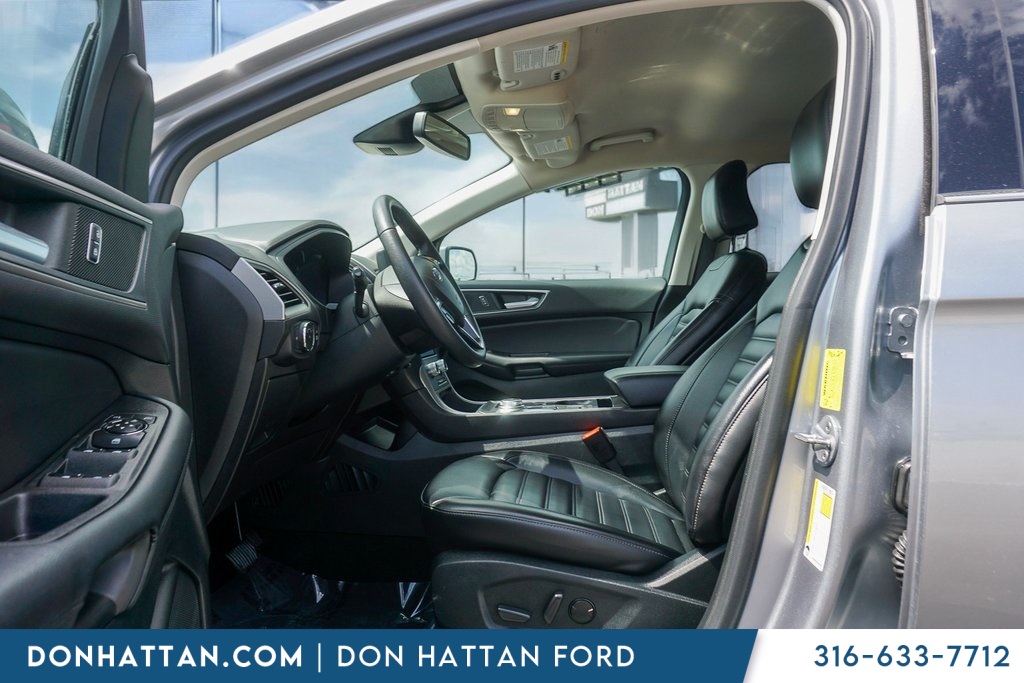 2022 Ford Edge SEL photo 3
