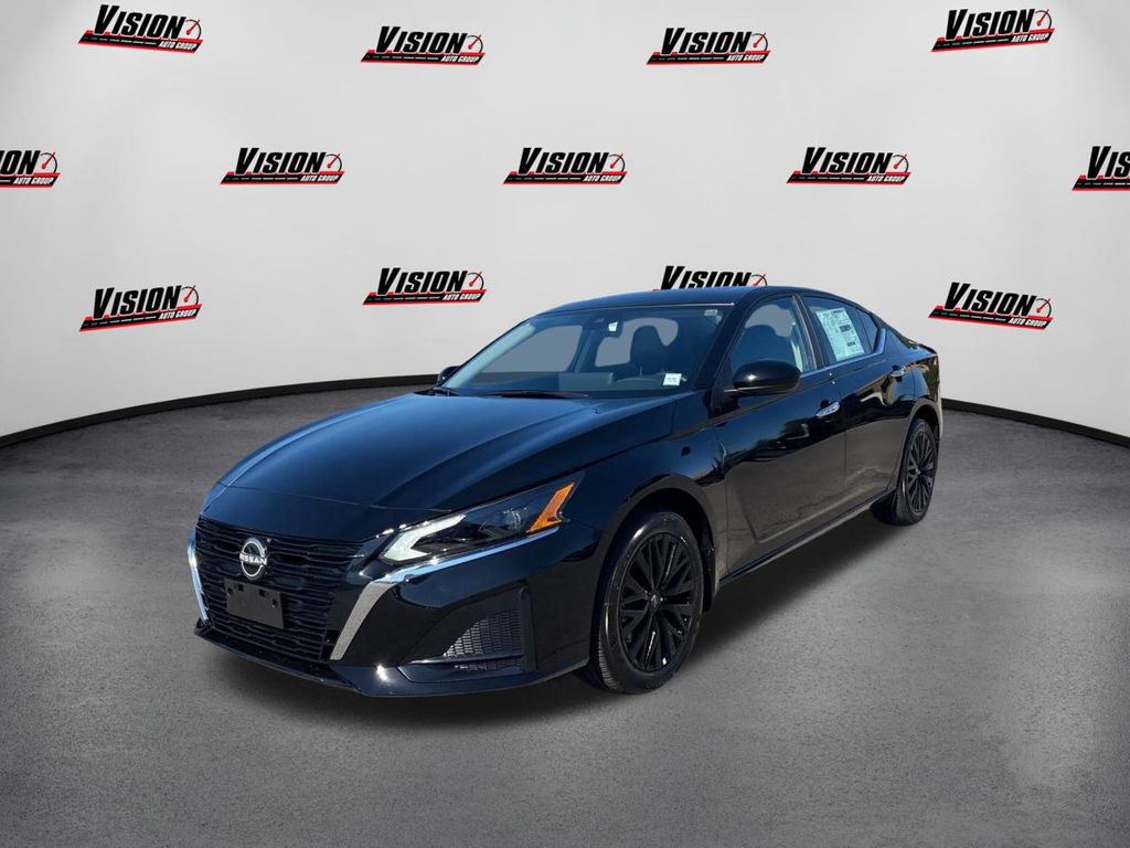 2025 Nissan Altima SV's photo