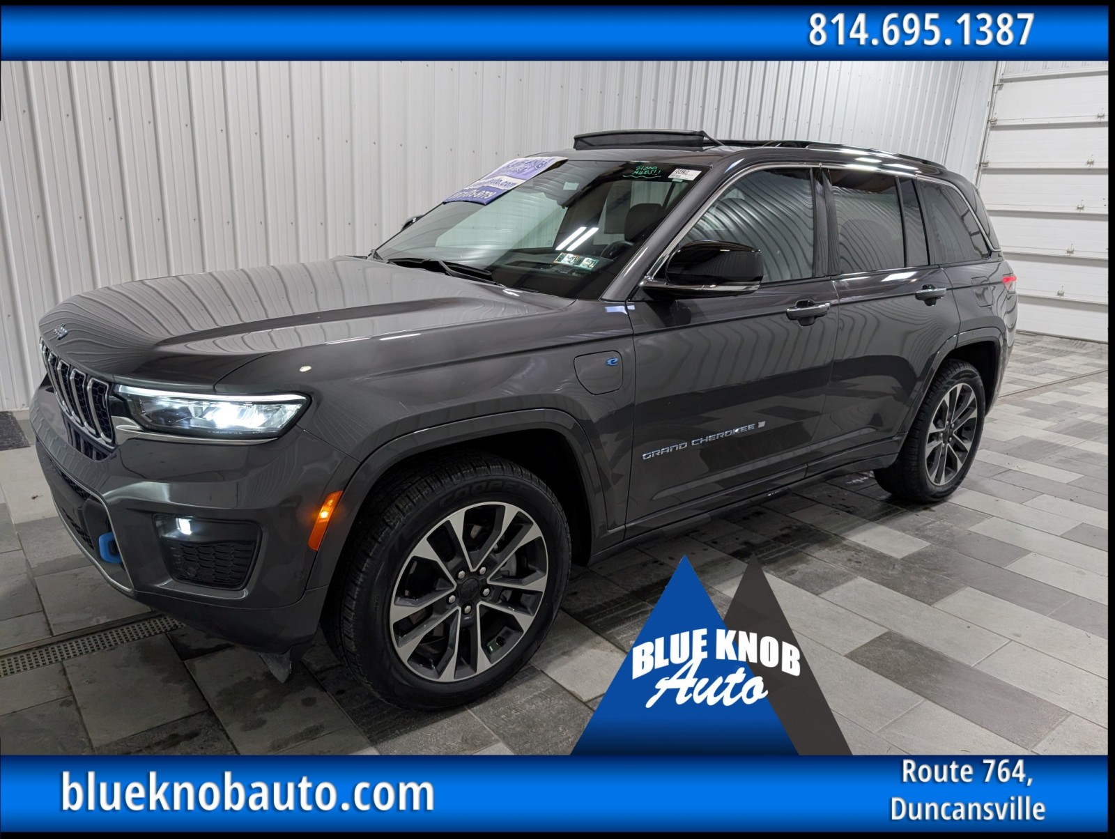 2023 Jeep Grand Cherokee Overland 4xe's photo