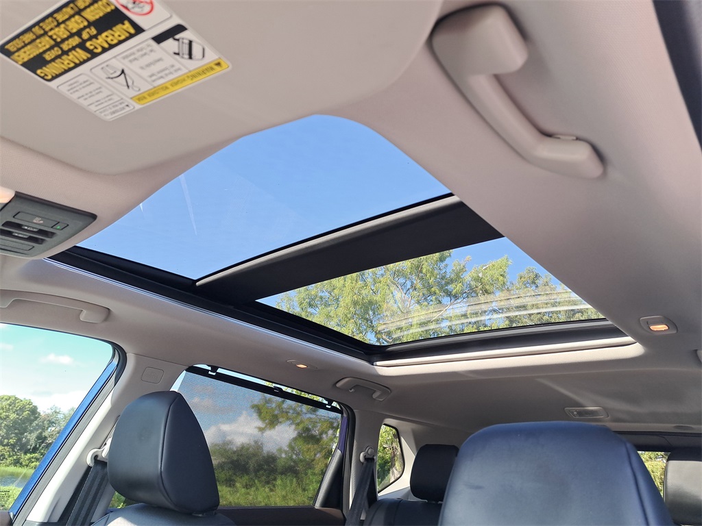 2021 Nissan Rogue SV photo 21