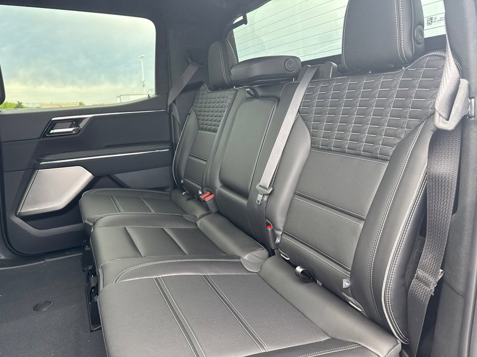 2025 GMC SIERRA - Image 32