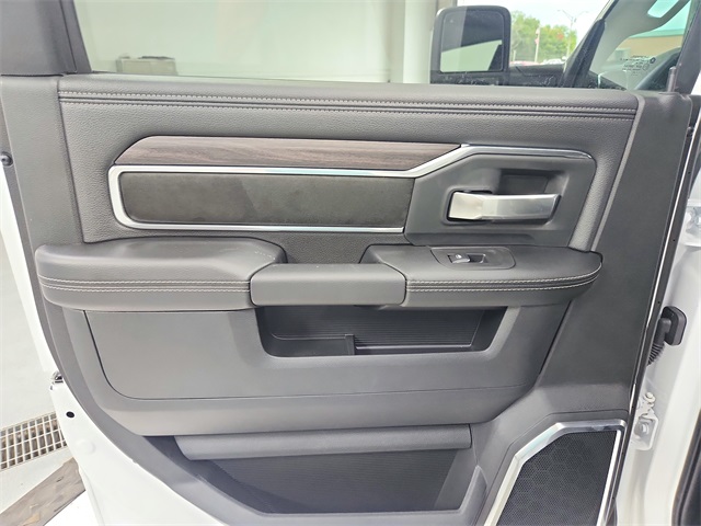 2025 Ram 3500 Laramie photo 28