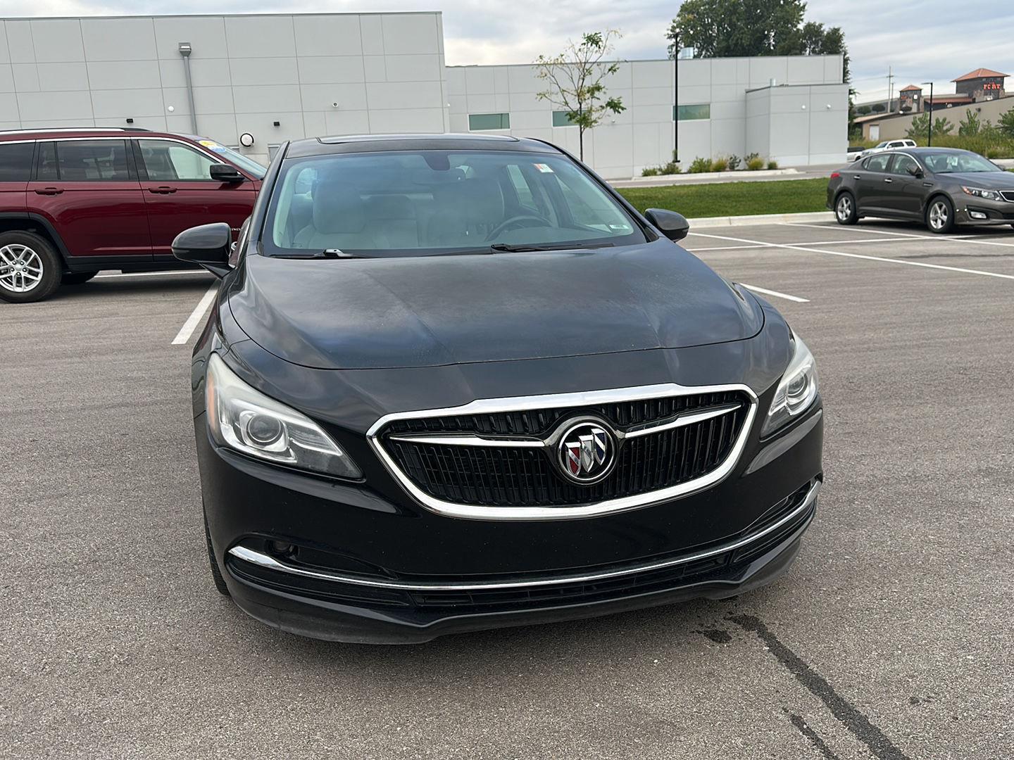 2017 Buick LaCrosse Essence photo 3