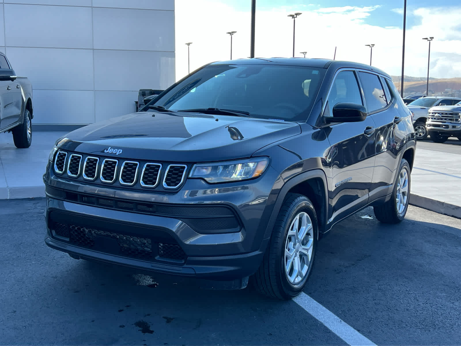 2024 Jeep Compass Sport photo 2