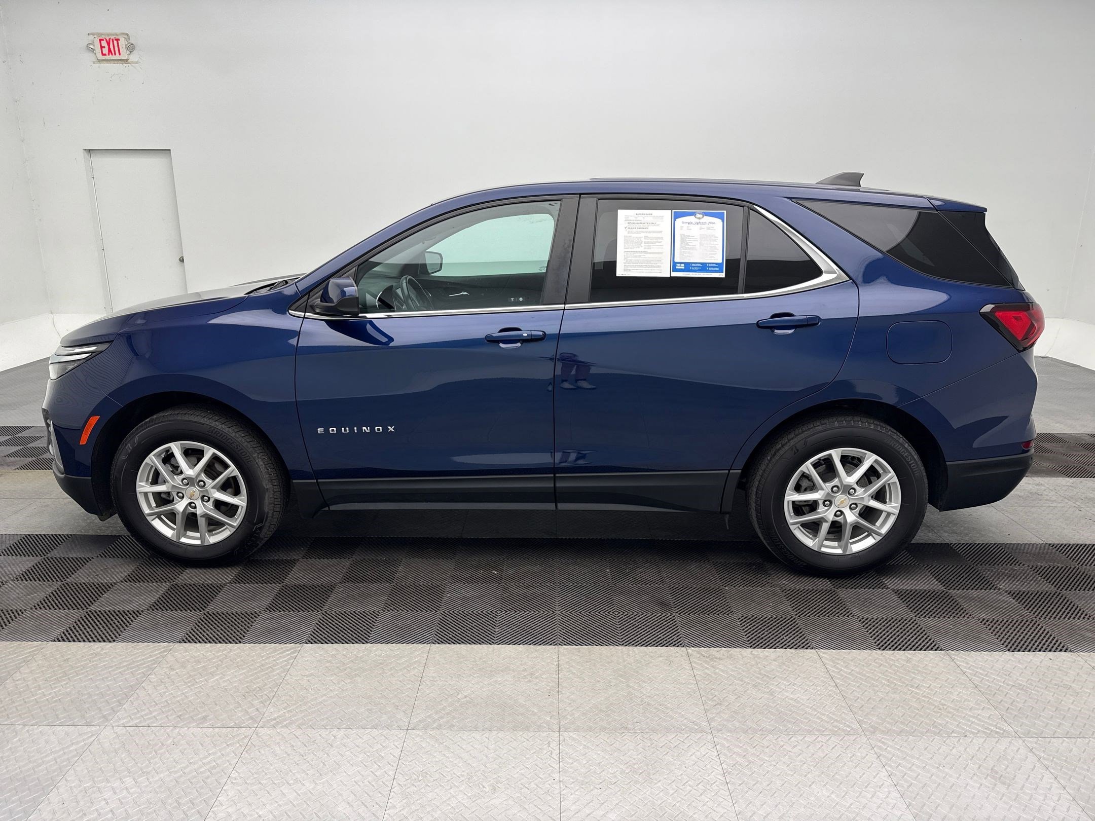 2022 Chevrolet Equinox photo 2