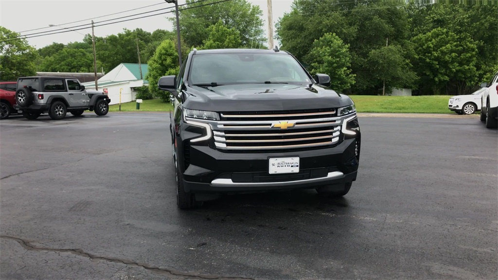 2023 Chevrolet Suburban High Country photo 2