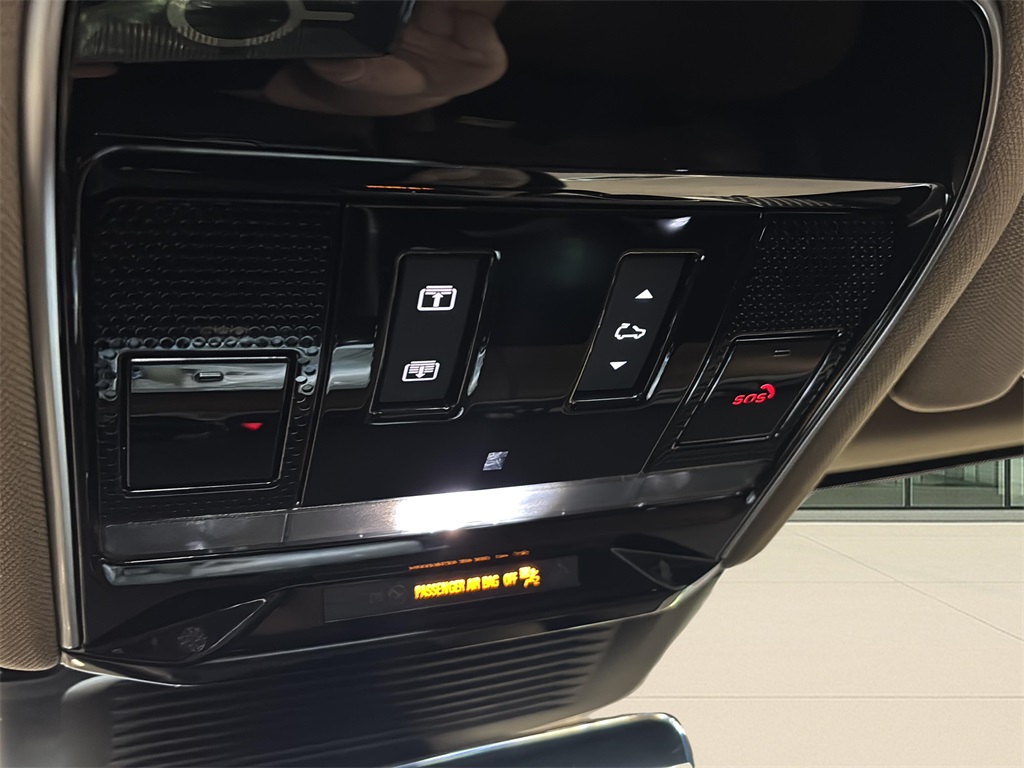 2025 Land Rover Range Rover Sport SE photo 17