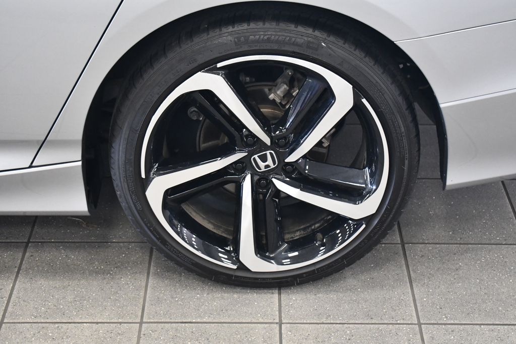 2022 Honda Accord Sport 2.0T photo 12