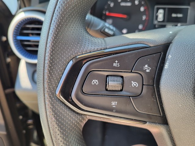 2025 Chevrolet Trax LS photo 11