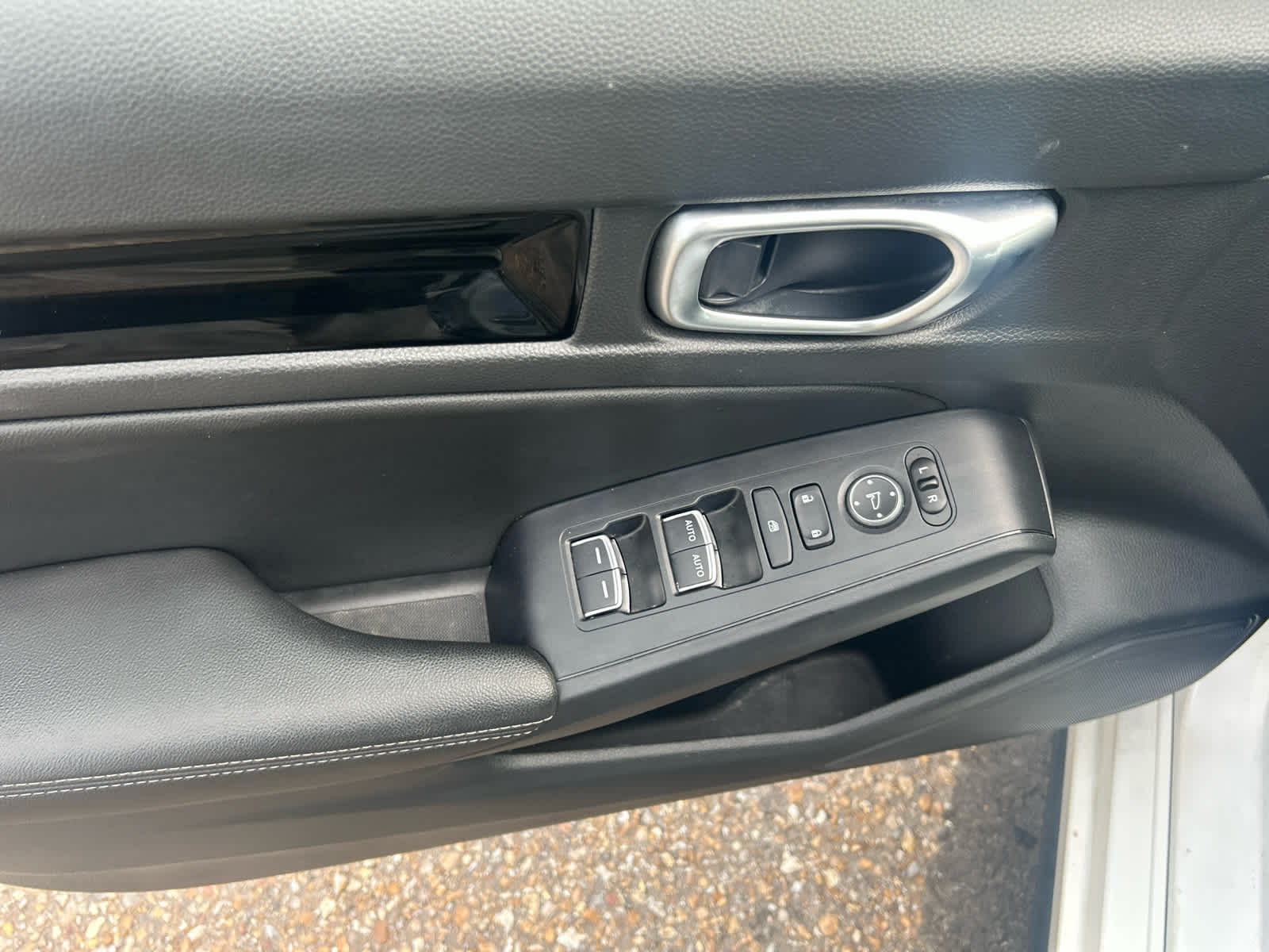 2024 Honda Civic Hatchback EX-L photo 9
