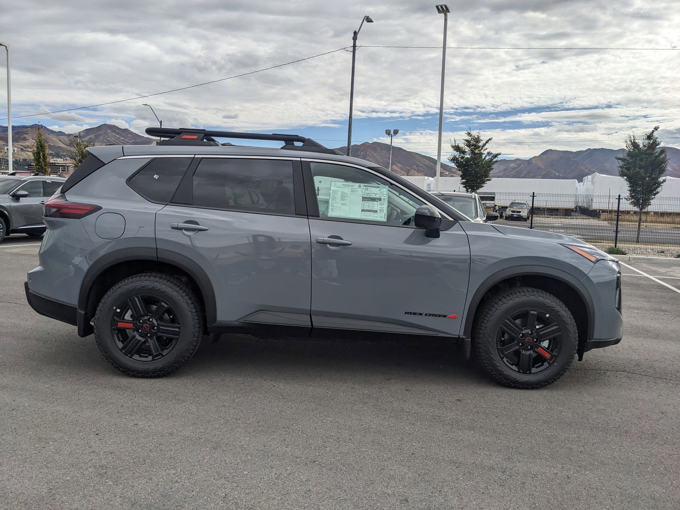 2026 Nissan Rogue SV photo 2