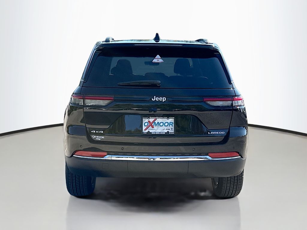 2025 Jeep Grand Cherokee Laredo X photo 3