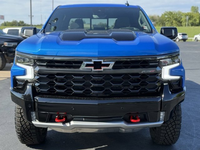 2026 Chevrolet Silverado 1500 ZR2 photo 2