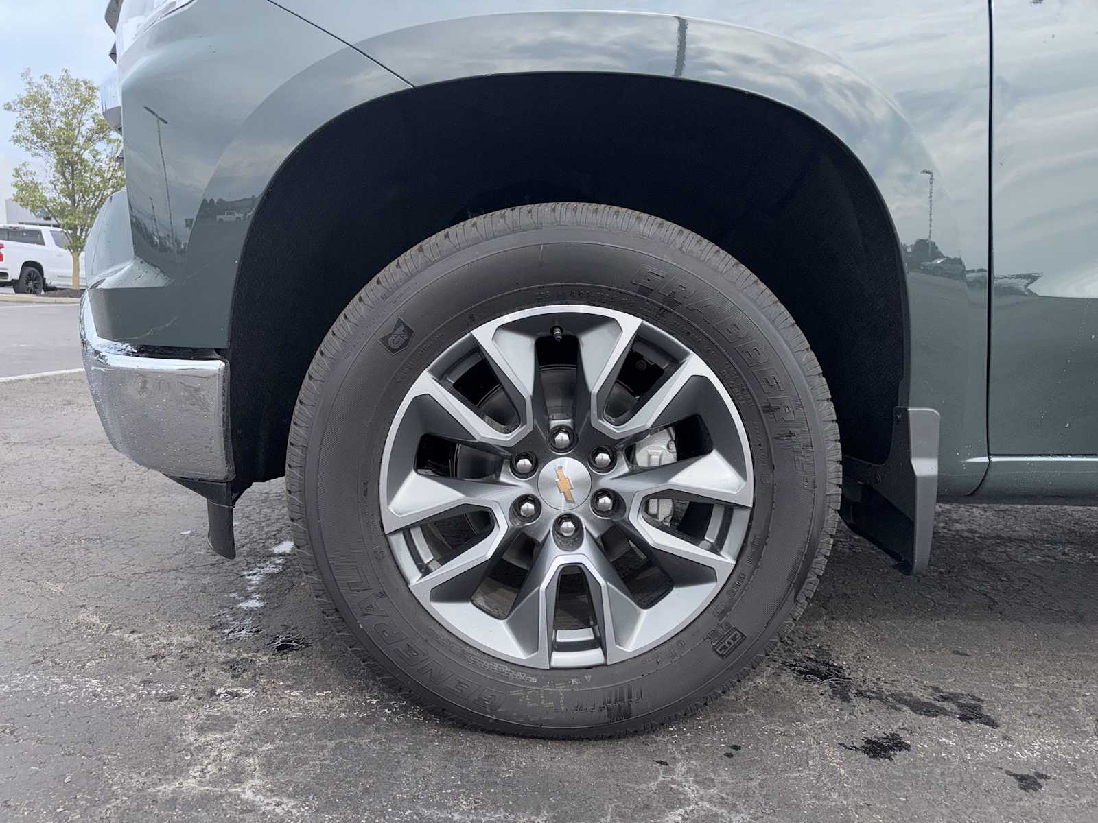 2026 Chevrolet Silverado 1500 LT photo 9