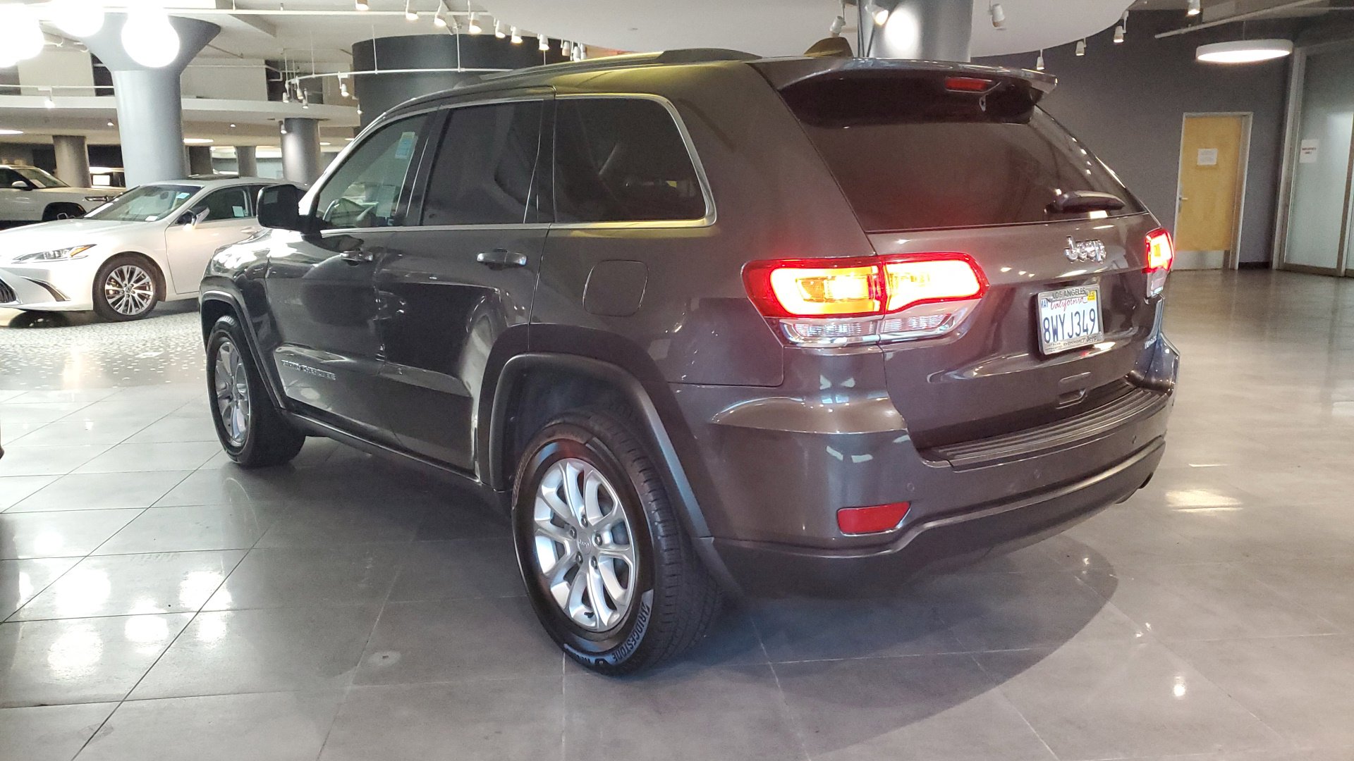 2021 Jeep Grand Cherokee Laredo E photo 4