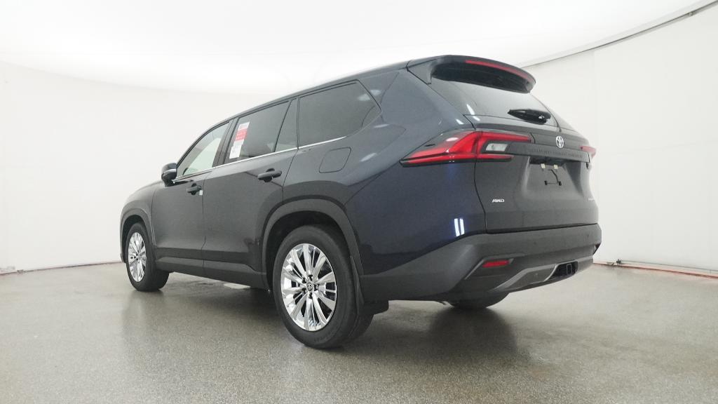 2026 Toyota Grand Highlander Platinum AWD photo 14