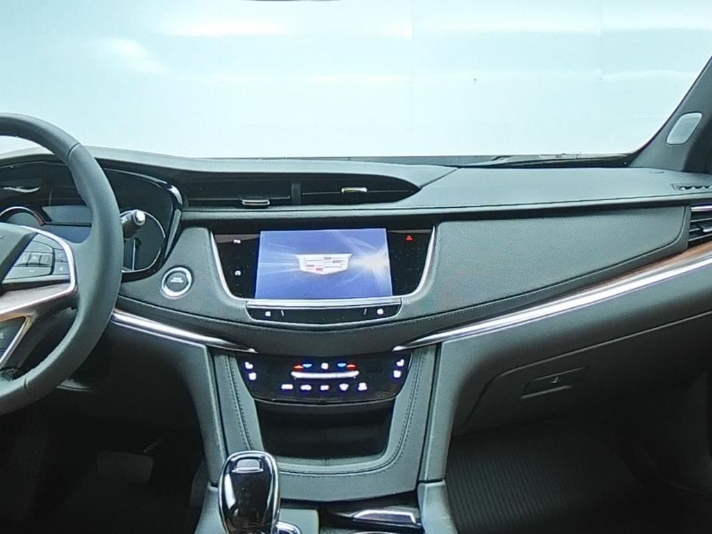 2025 Cadillac XT5 Premium Luxury photo 9
