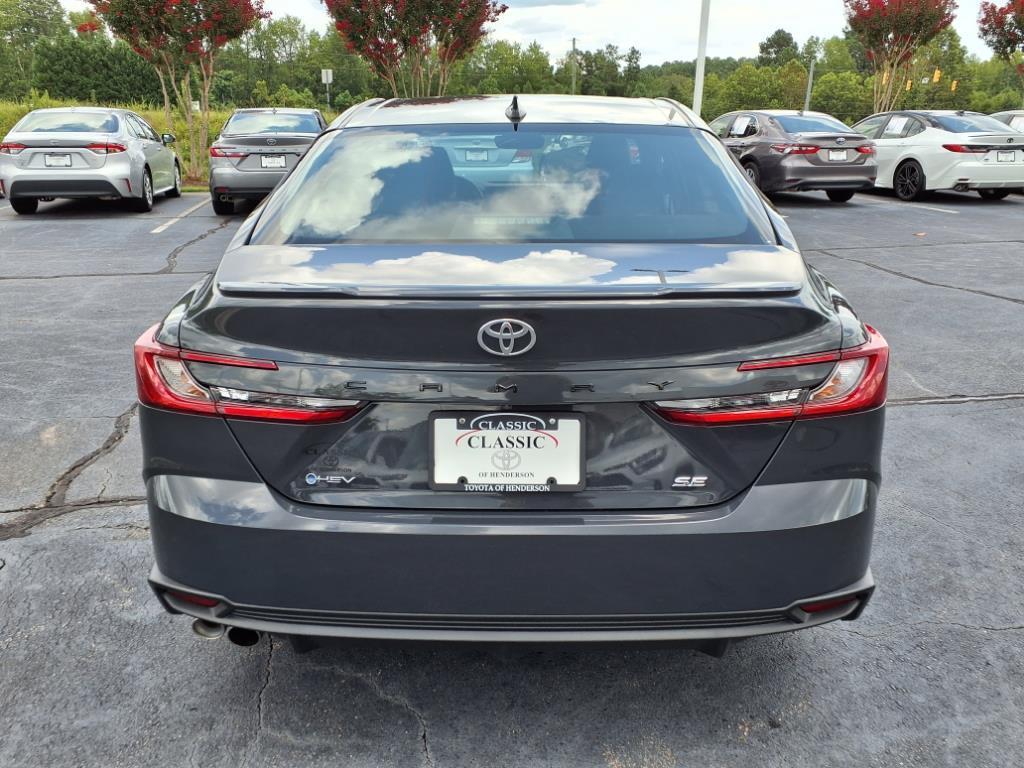 2025 Toyota Camry SE photo 4