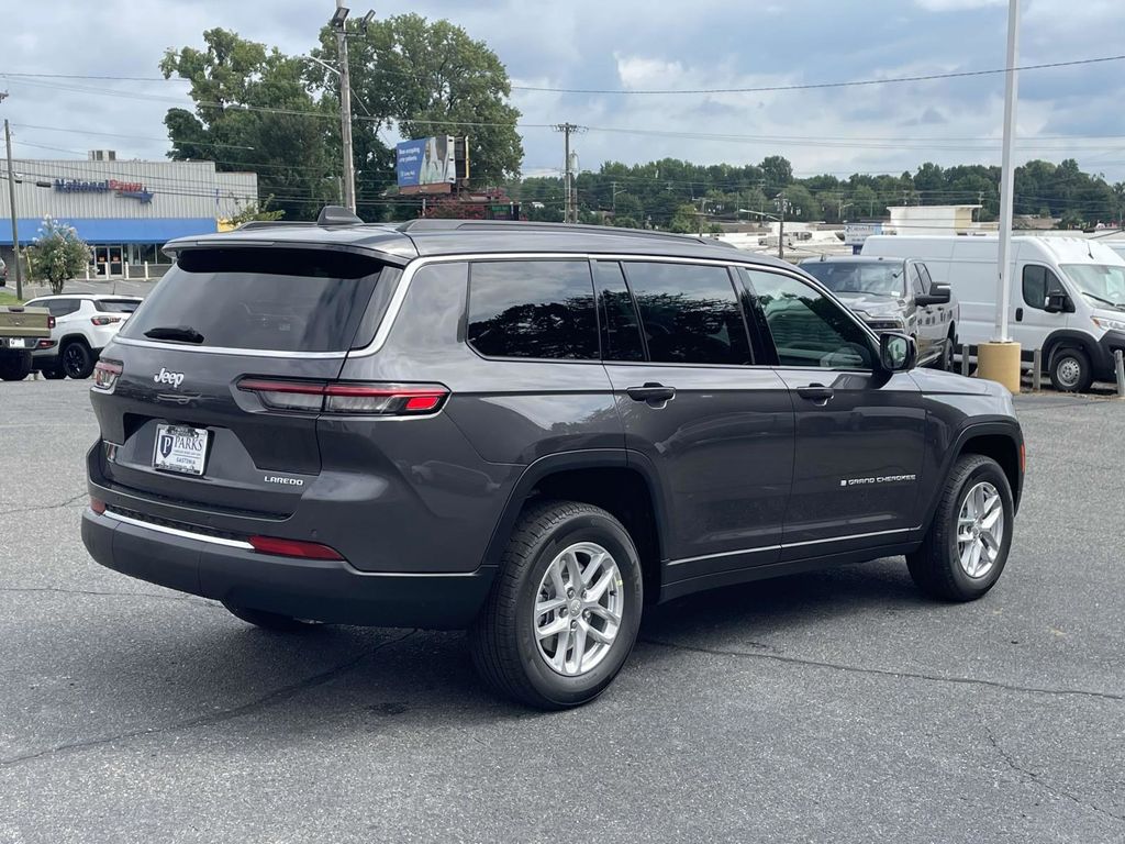 2025 Jeep Grand Cherokee Laredo X photo 4