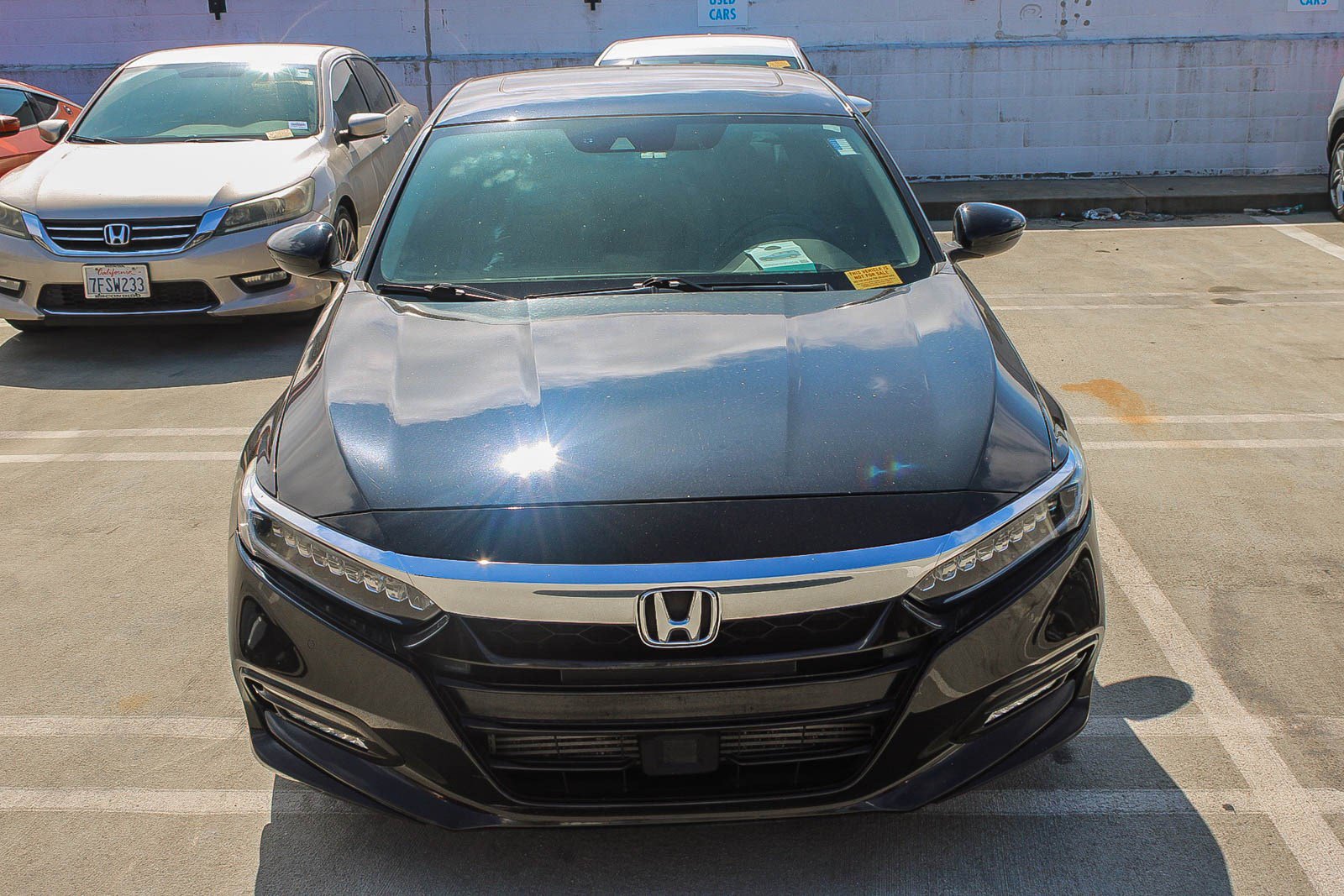 2018 Honda Accord Touring 1.5T photo 2
