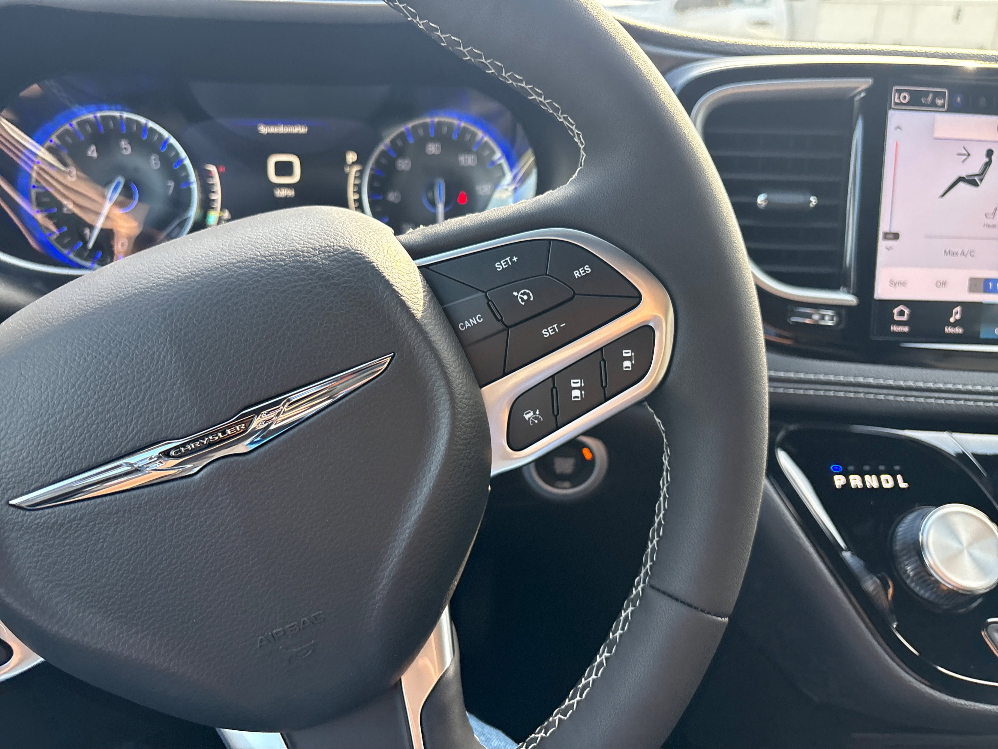 2025 Chrysler Pacifica photo 20