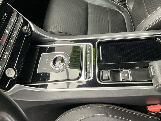 2018 Jaguar XE R-Sport photo 17