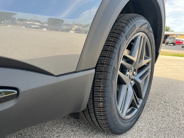 2025 Ford Explorer ST photo 9