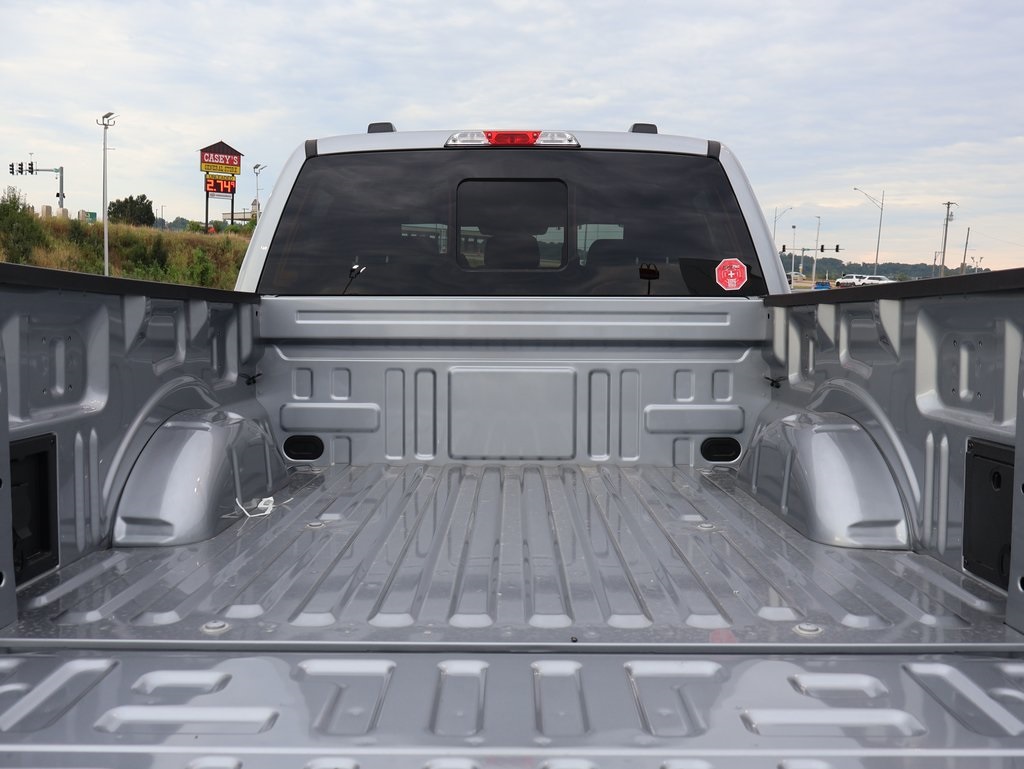 2025 Ford F-150 XLT photo 13