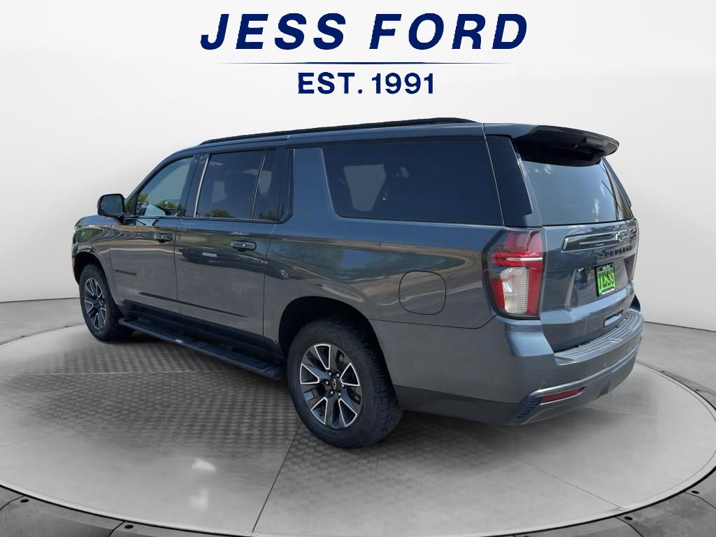 2021 Chevrolet Suburban 1500 Z71 photo 3