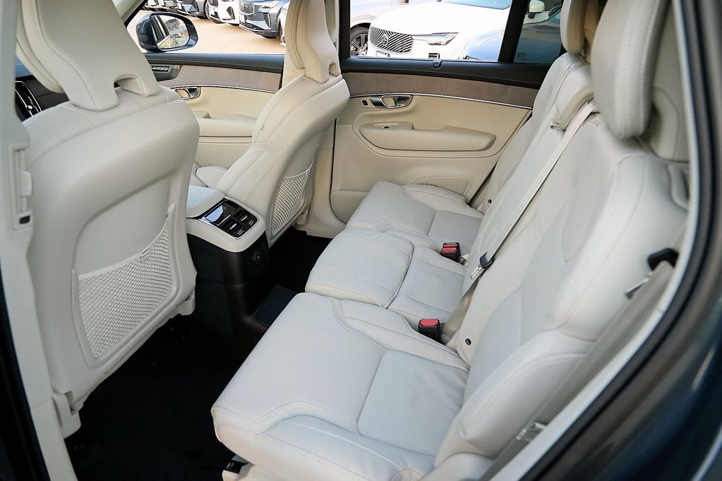 2026 VOLVO XC90 - Image 18