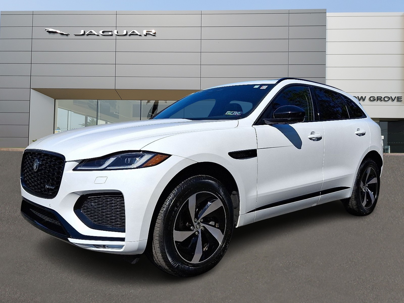 2025 Jaguar F-PACE R-Dynamic S's photo