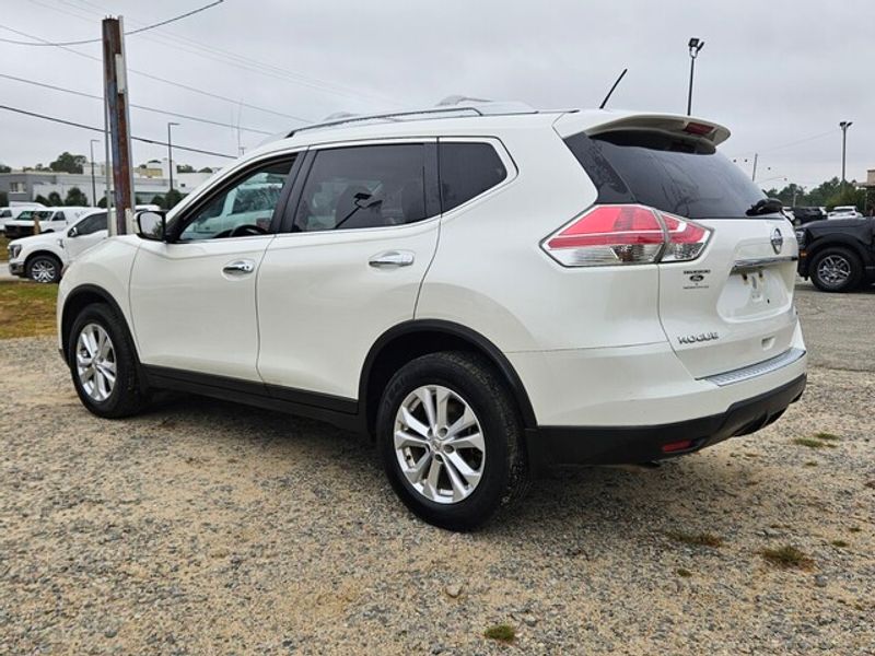 2016 Nissan Rogue SV photo 8