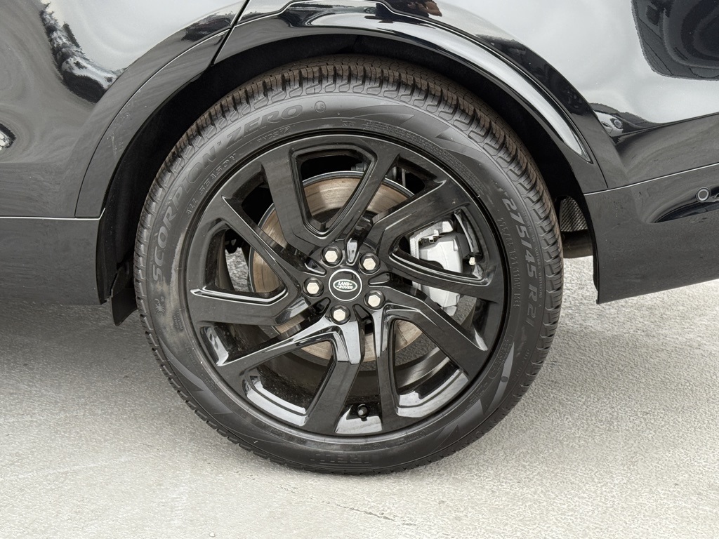 2025 Land Rover Discovery SE photo 8