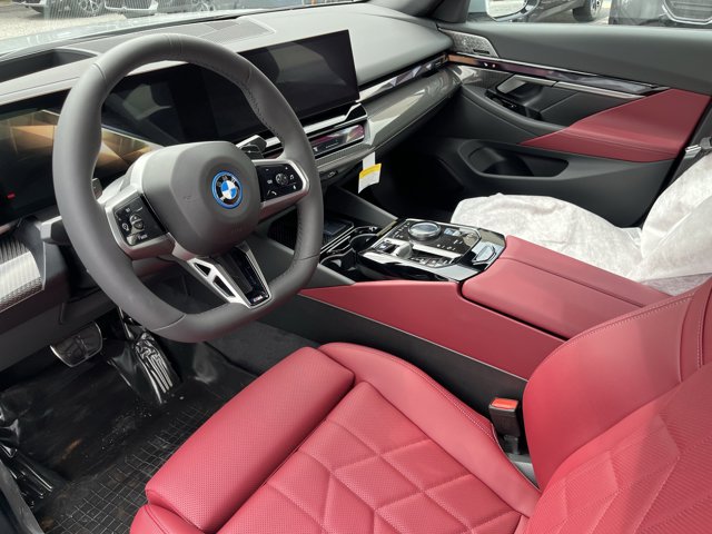 2026 Bmw 550e xDrive photo 10